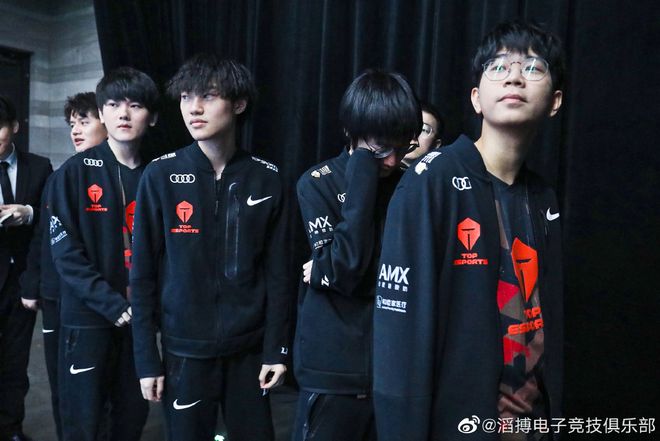 放到中锋位 放到中锋位